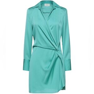 Stunning dress for all body types, brand new